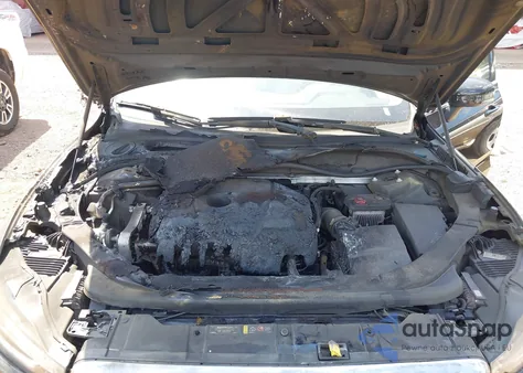 2019 Volvo Xc60 T5 Momentum z USA, uszkodzony, nr VIN LYV102DK5KB188418